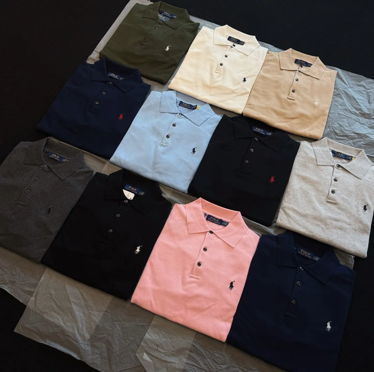 P206 Style number: R07 Ralph Lauren knitted pony embroidered lapel polo shirt three-button pullover open-chested long-sleeved sweater Official website synchronization Same style for men and women Size: S-XL Color: White Blue Gray Dark Gray Khaki Army Green Navy White Label Navy Blue Red Label Black Red Label Black White Label Pink Size: S M L XL Bust: 106/110/114/118 Length: 67/69/71/73 Shoulder width: 41/42/44/45